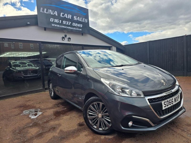 PEUGEOT 208